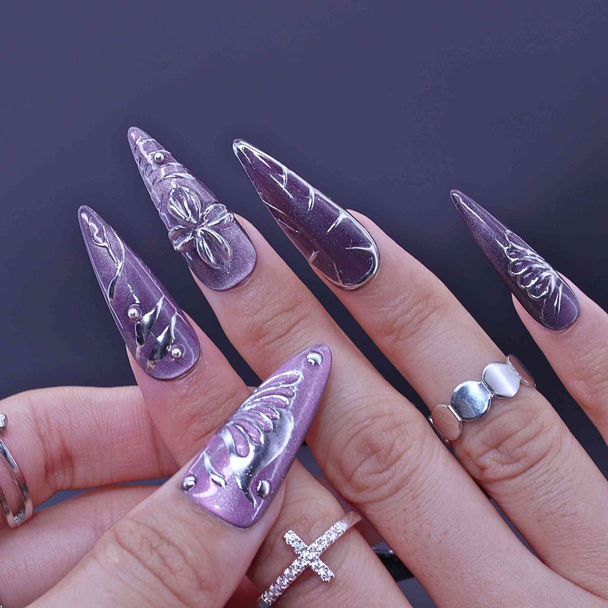 Lavender Art press on Nails with lavender cat-eye, hand-painted florals, sleek design by Tennail